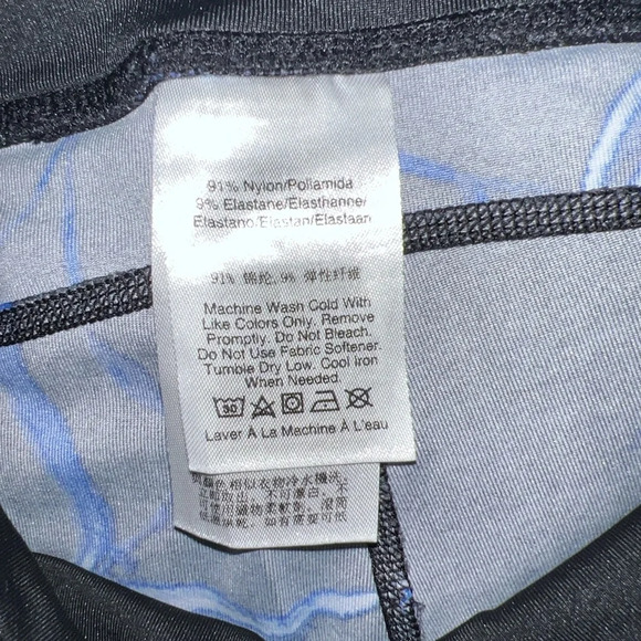 NWOT DKNY size small cropped multicolored exercise pants - Picture 6 of 7